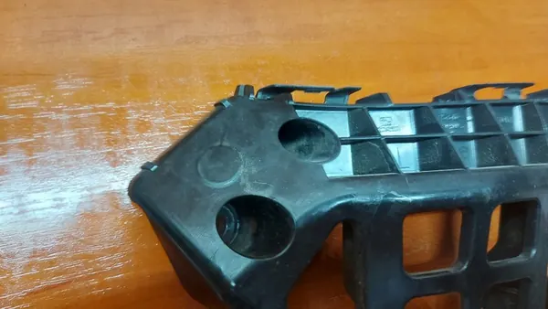 Guida Paraurti Anteriore Sinistra Toyota Auris II 12- image 2