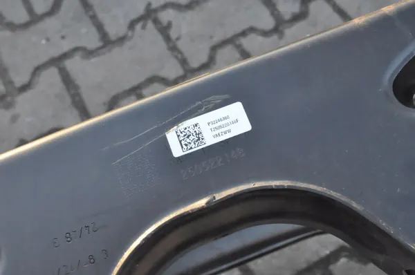 Volvo XC40 Takaosan Rekka OEM 32246360 image 4