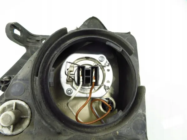 Farol dianteiro esquerdo Valeo OEM 13115006 para Opel Corsa C image 8
