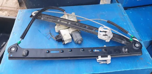 BMW X3 E83 vasen etuikkunan nostin OEM 6925963 image 5
