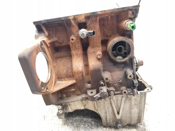 Ford Focus Moottorilohko 2012-2017 Bensiini OEM image 3