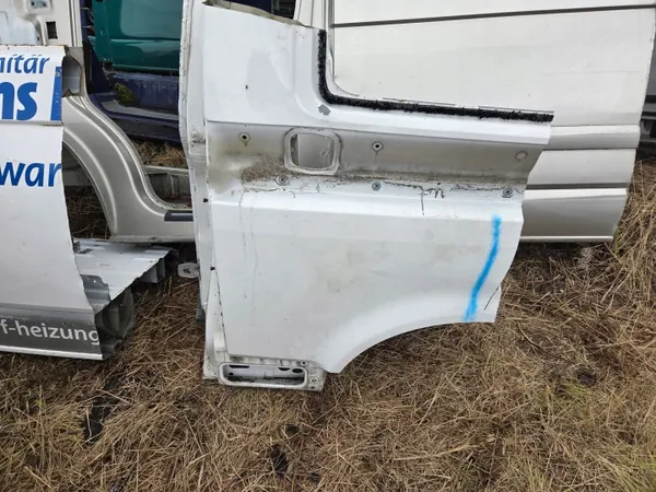Panel cuarto trasero derecho VW T5 OEM /44 - Usado image 2