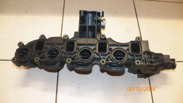 Vika 03L129711B Coletor de admissão image 3