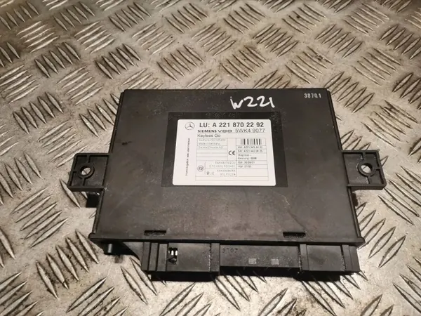 Mercedes-Benz Keyless module OEM 2218702292 image 2