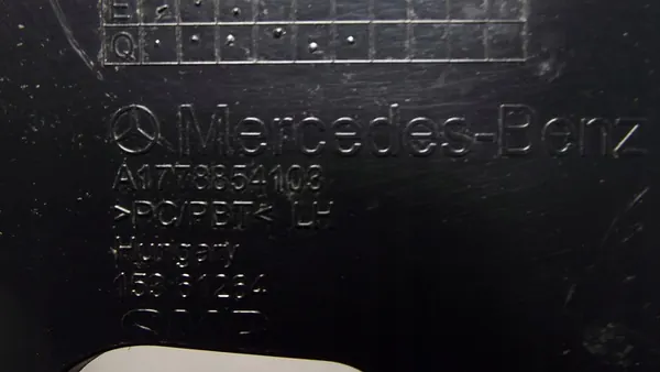 Guia de para-choque dianteiro esquerdo Mercedes A-Class W177 A1778854103 image 4