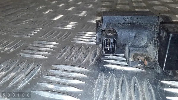 2007 Saab 9-3 Solenoide de Válvula de Vácuo 55563532 image 6