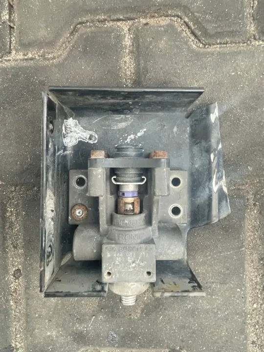 DAF CF85 2006-2013 AdBlue-injektor OEM 0444011011 image 2