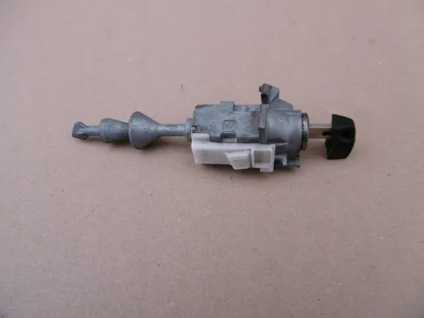 Cylindre de serrure de porte gauche BMW E90 E91 avec clé image 2