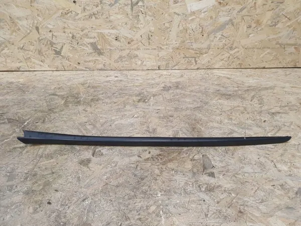 Audi Q3 8U Vänster Vindrutslist OEM 8U0854327 image 2