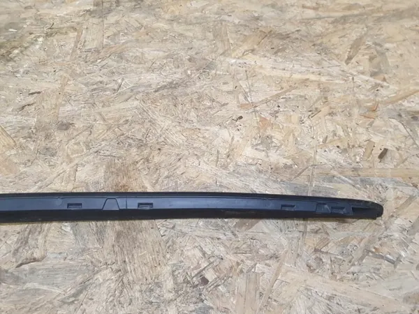 Audi Q3 8U Vänster Vindrutslist OEM 8U0854327 image 5