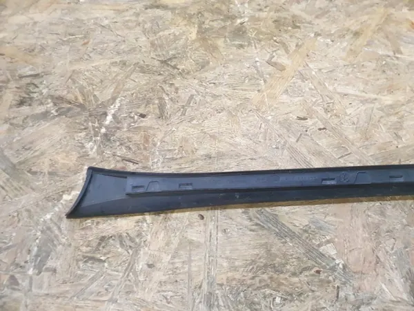 Audi Q3 8U Vänster Vindrutslist OEM 8U0854327 image 6