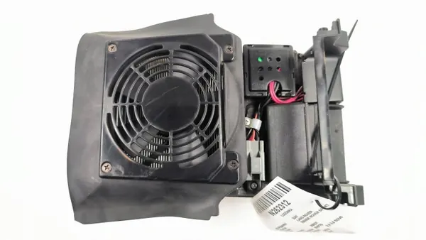 Jääkaappikomero OEM 11027444 Range Rover Sport L494:lle image 3