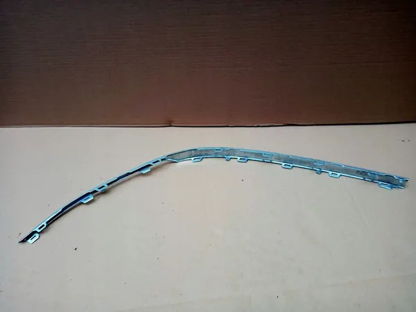 VW Passat B8 Vasen Kromilista Takana 3G0853841 image 5