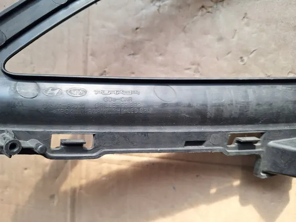 Grille de phare antibrouillard avant droite Hyundai i30 II OEM image 5