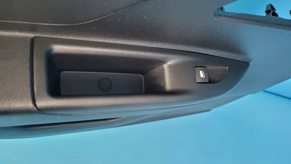 OEM 9835146180 Linker Achterdeurbekleding Opel Mokka II B image 7