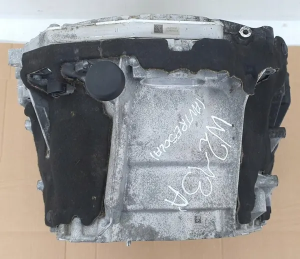 Mercedes W213 2.0 CDI Hybrid sähkömoottori OEM A7252704712 image 7