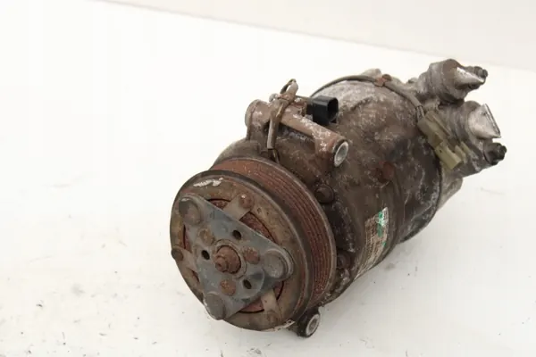 Compresseur de climatisation Ford OE CV61-19D629-EA image 2