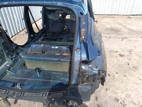 Opel Astra V bakre höger stänkskärm OEM 21787/Wrakowisko image 3
