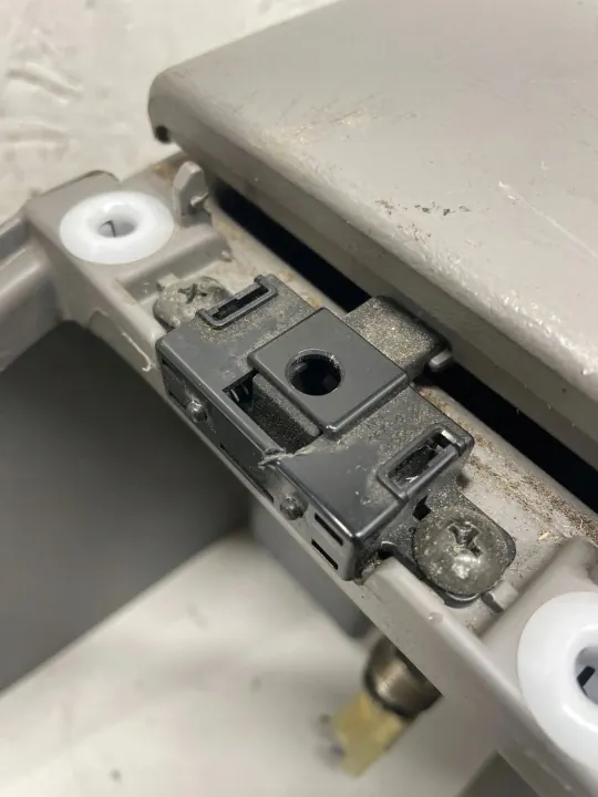 Subaru Forester SG console armsteun OEM 92174SA000 image 3