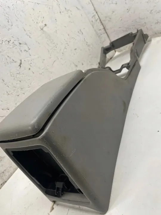 Subaru Forester SG console armsteun OEM 92174SA000 image 5