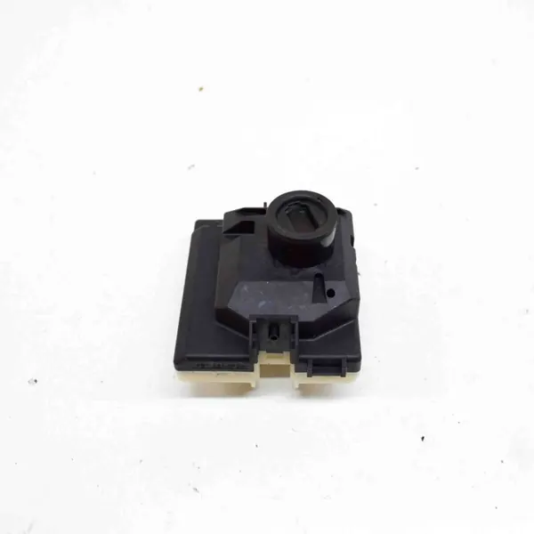 Pieza Mercedes-Benz GLC C253 OEM 3332580100 Usada image 3