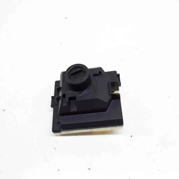 Pieza Mercedes-Benz GLC C253 OEM 3332580100 Usada image 4