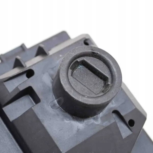 Pieza Mercedes-Benz GLC C253 OEM 3332580100 Usada image 6