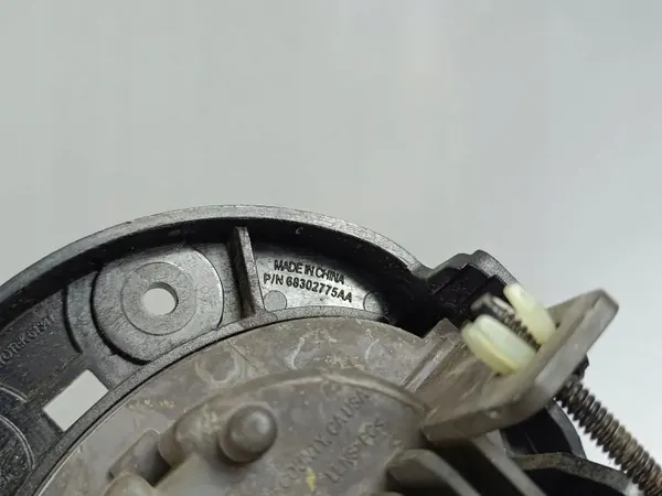 Ampare anti-brouillard Jeep Cherokee OEM 68410368AA - Occasion image 4