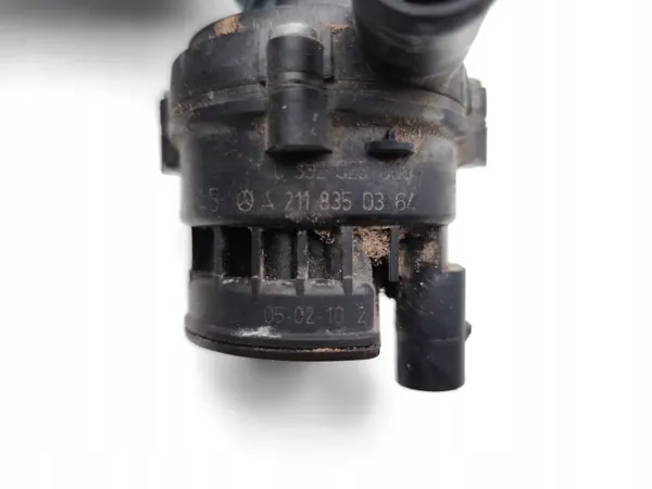 Pompe à eau OEM A2118350364 pour Mercedes W204 image 7