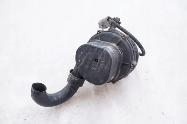 Volvo S90 V90 960 Bomba de aire secundaria 9146948 image 3