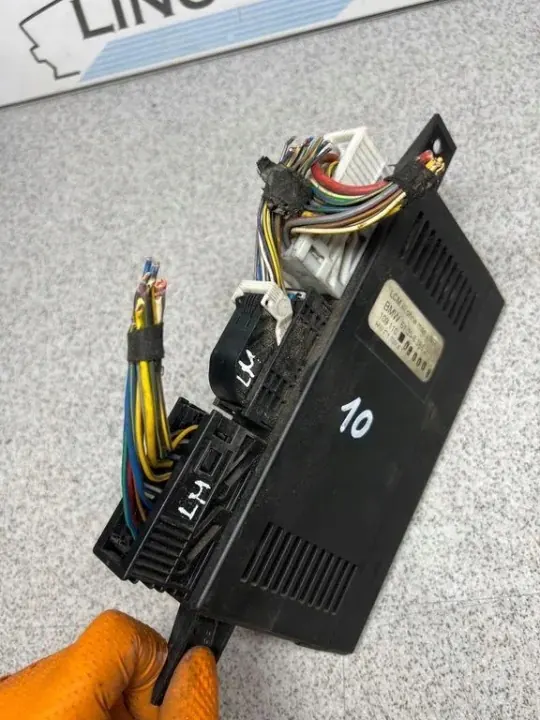 Module d'éclairage BMW OEM 61358386210 pour 5 TOURING E39 image 3