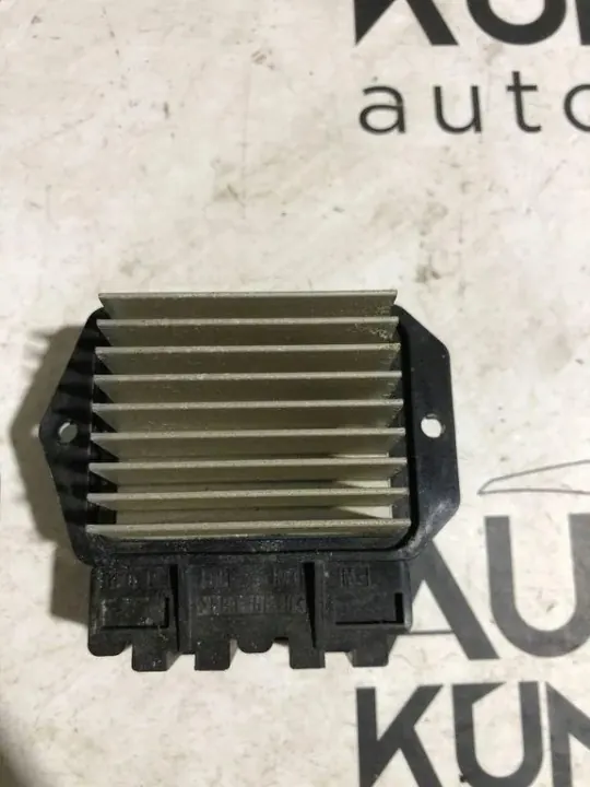 Lämmityspuhaltimen rele OEM 8716547020 Toyota Prius image 4