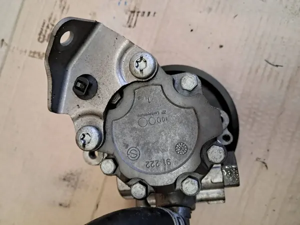 Servostyrningspump Mercedes CLK W209 3.0 CDI V6 A0054660101 image 4