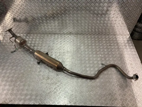 Silenciador central Toyota Yaris IV 20- 1.5H OEM PK16355 image 2