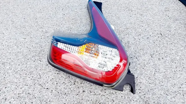 Lámpara trasera izquierda Nissan Juke I Lift image 3