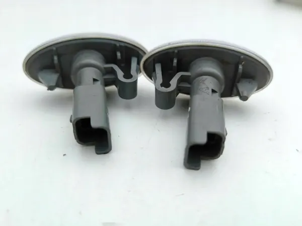 Clignotant d'aile OEM 9680057480 pour Citroen C5 I Lift image 3