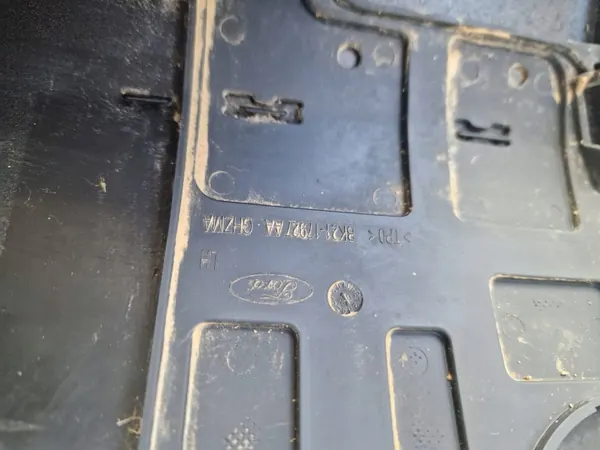 Coin de pare-chocs arrière Ford Transit Custom OEM BK2117927AA image 3