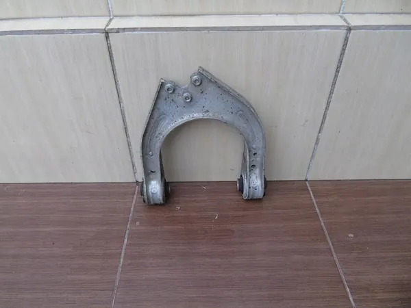 Braccio di controllo superiore sinistro Mercedes E-Class 211 image 2