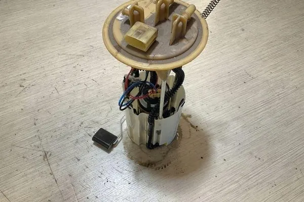 Bomba de combustible MERCEDES-BENZ SPRINTER 5-T FURGON 2.1L A9064705894 image 3