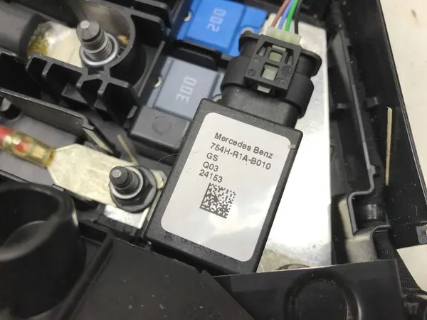 MERCEDES A W177 1.3H 2024 CAJA DE FUSIBLES A1775404007 image 5