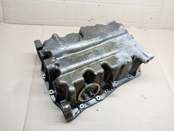 VW UP SKODA CITIGO SEAT MII 1.0 MPI ÖLYPAN 04C103603D image 3