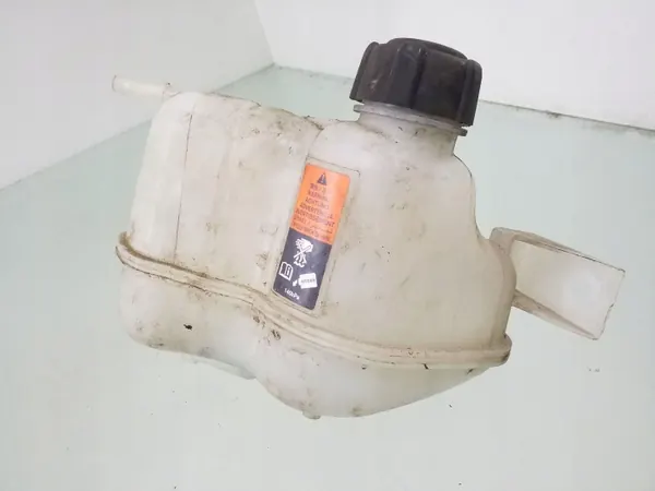 Nissan OE ARA115614 Kompensointisäiliö Käytetty image 3