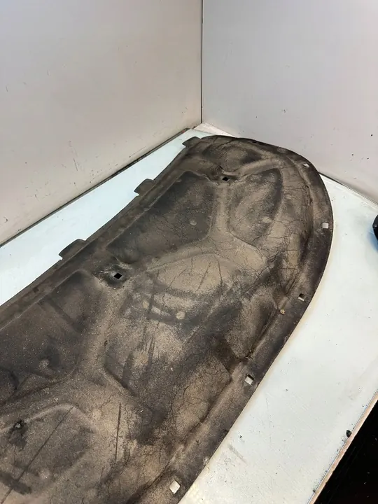 Isolamento do capô Skoda Roomster (5J) image 4