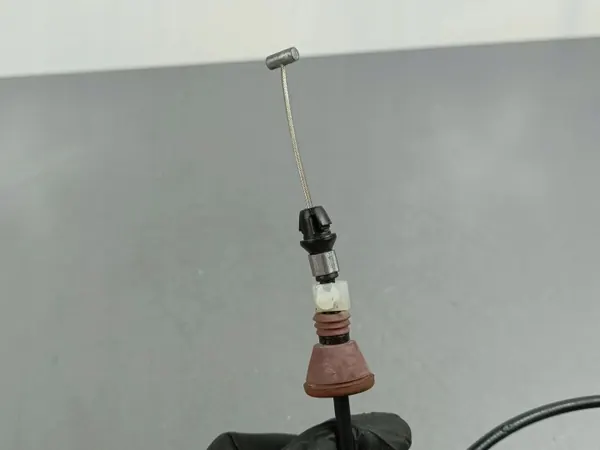 Fiat 500X konepellin avauskaapeli OEM 52017194 image 4