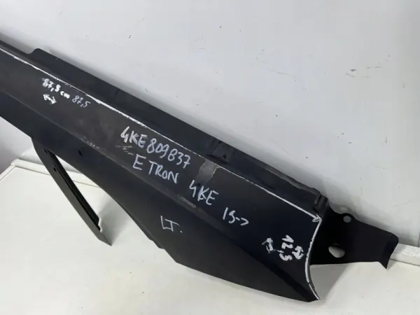 Audi Q8 E-TRON takakontin pylväs OEM 4ke809837 - Käytetty image 7