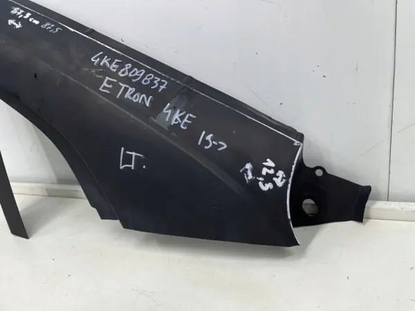 Audi Q8 E-TRON takakontin pylväs OEM 4ke809837 - Käytetty image 8