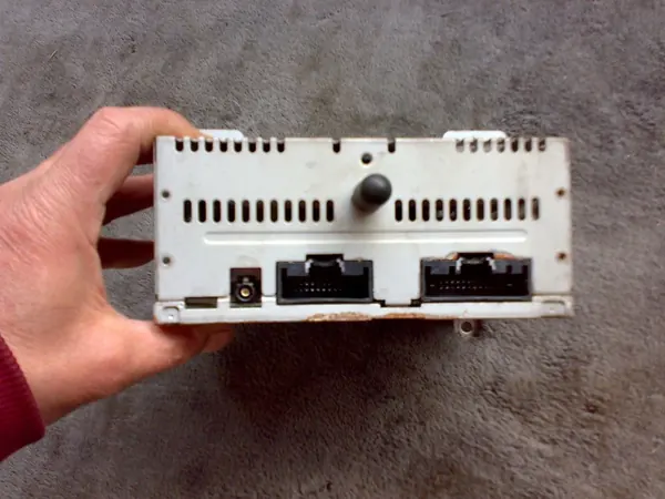 Radio CD FR3T-19C107-JJ para Ford Mustang 2015- image 3