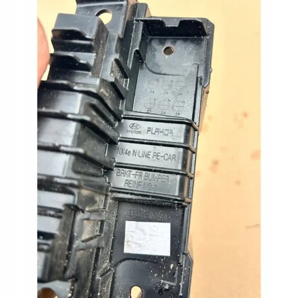 Hyundai Tucson IV Voorbumper Glijbevestiging OEM 86535N7SA0 image 3