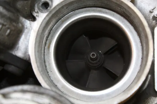 Turbocompressor usado OEM 4571543A para BMW X5 X6 image 10