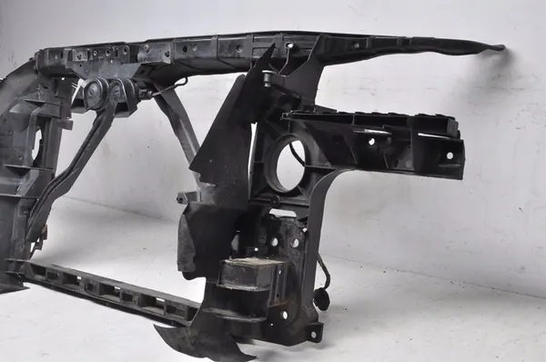 AUDI Q7 I 3.0 TDI Front Reinforcement 4L0807134C image 2